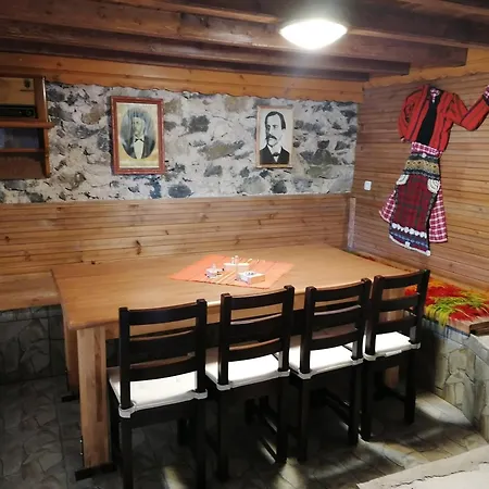 Villa каменната къща