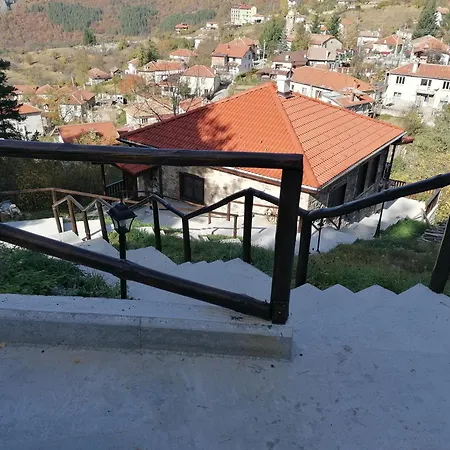 Villa каменната къща *