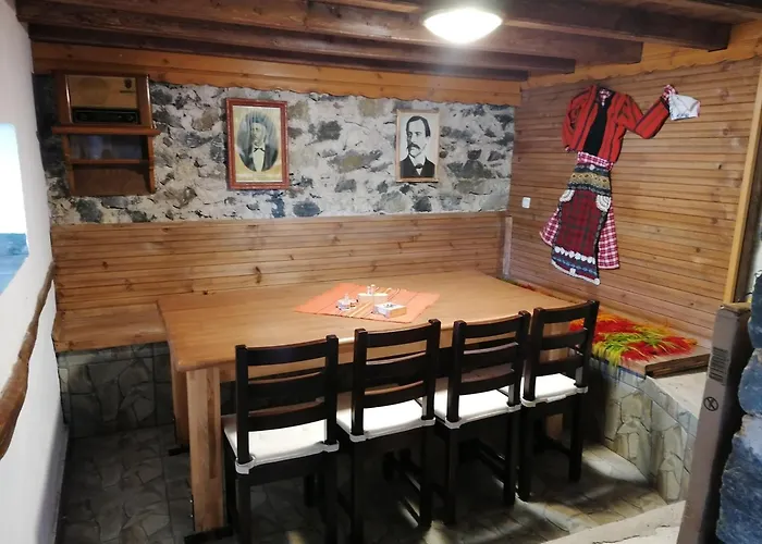 Villa каменната къща