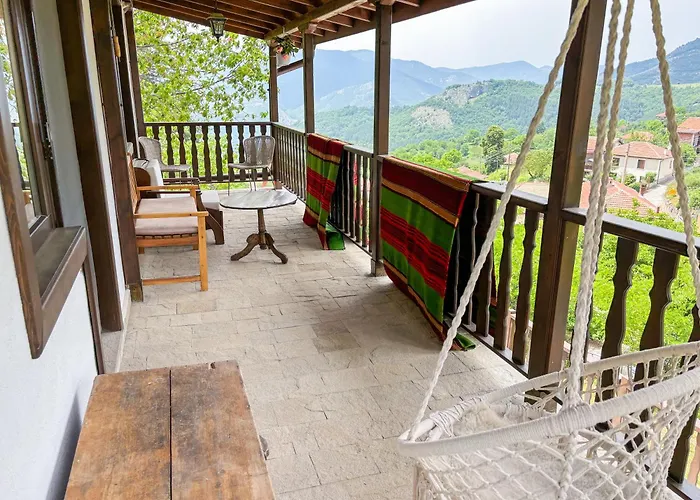 каменната къща Villa *